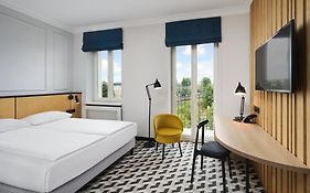 Tulip Hotels & Residences Warsaw Targowa